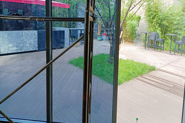 廣州建筑玻璃貼膜三大類型，該如何清洗？